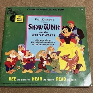 Vintage 1966 Snow White & The 7
Dwarfs Book & Record Set 33 1/3,
Disneyland #310